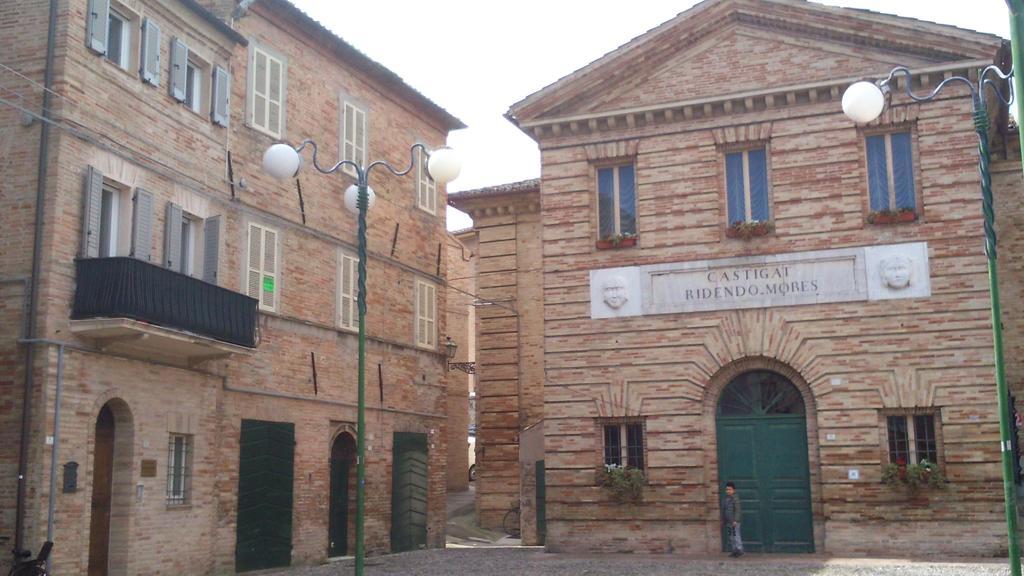 Apartment Largo Del Teatro Porto San Giorgio Zimmer foto